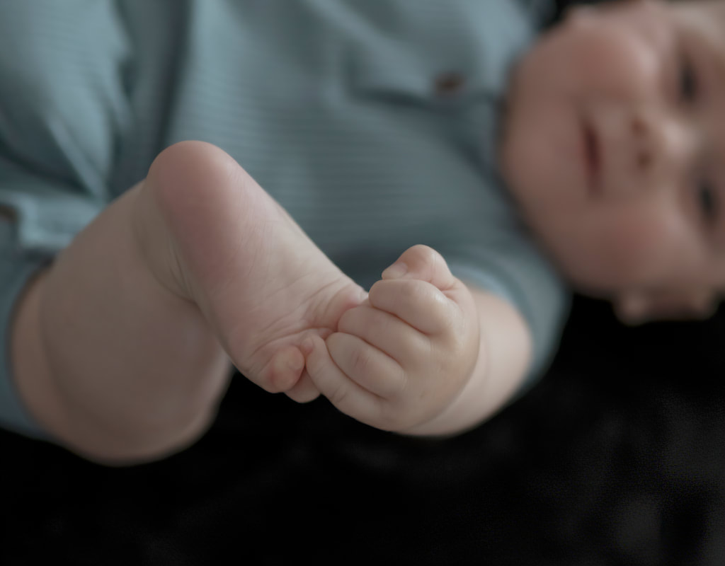 baby hands and feet 