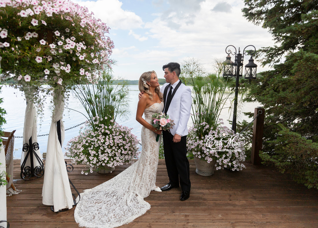 Stillwater on the Lake Chemong flowers bride groom elopement