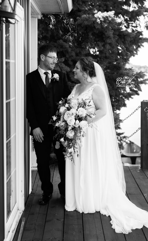 Stillwater on the Lake Chemong bride and groom elopement