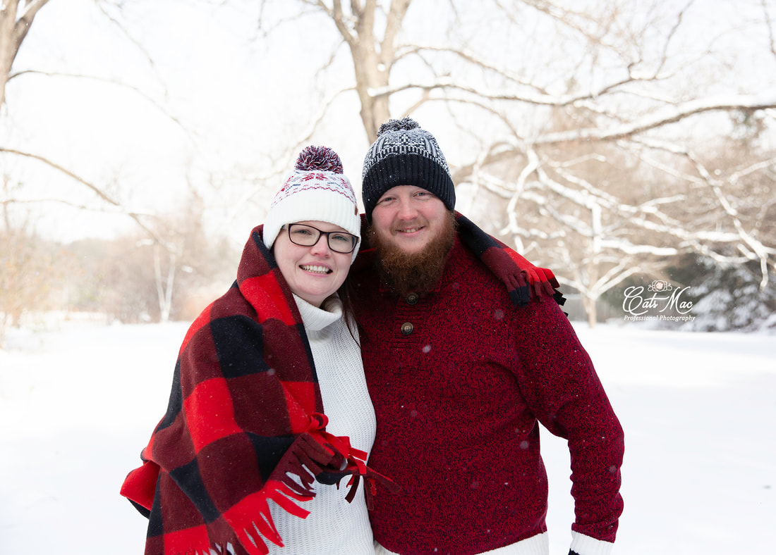 Outdoor winter snow couples photo session 
