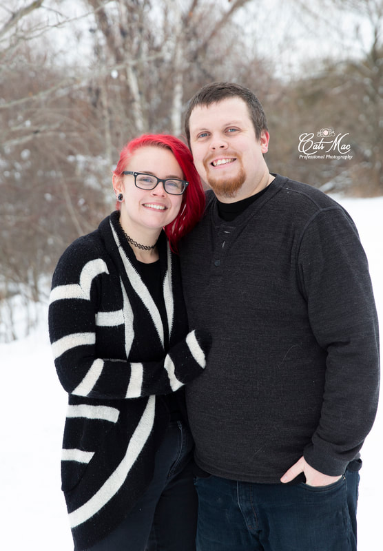 Couples winter photo session in snow